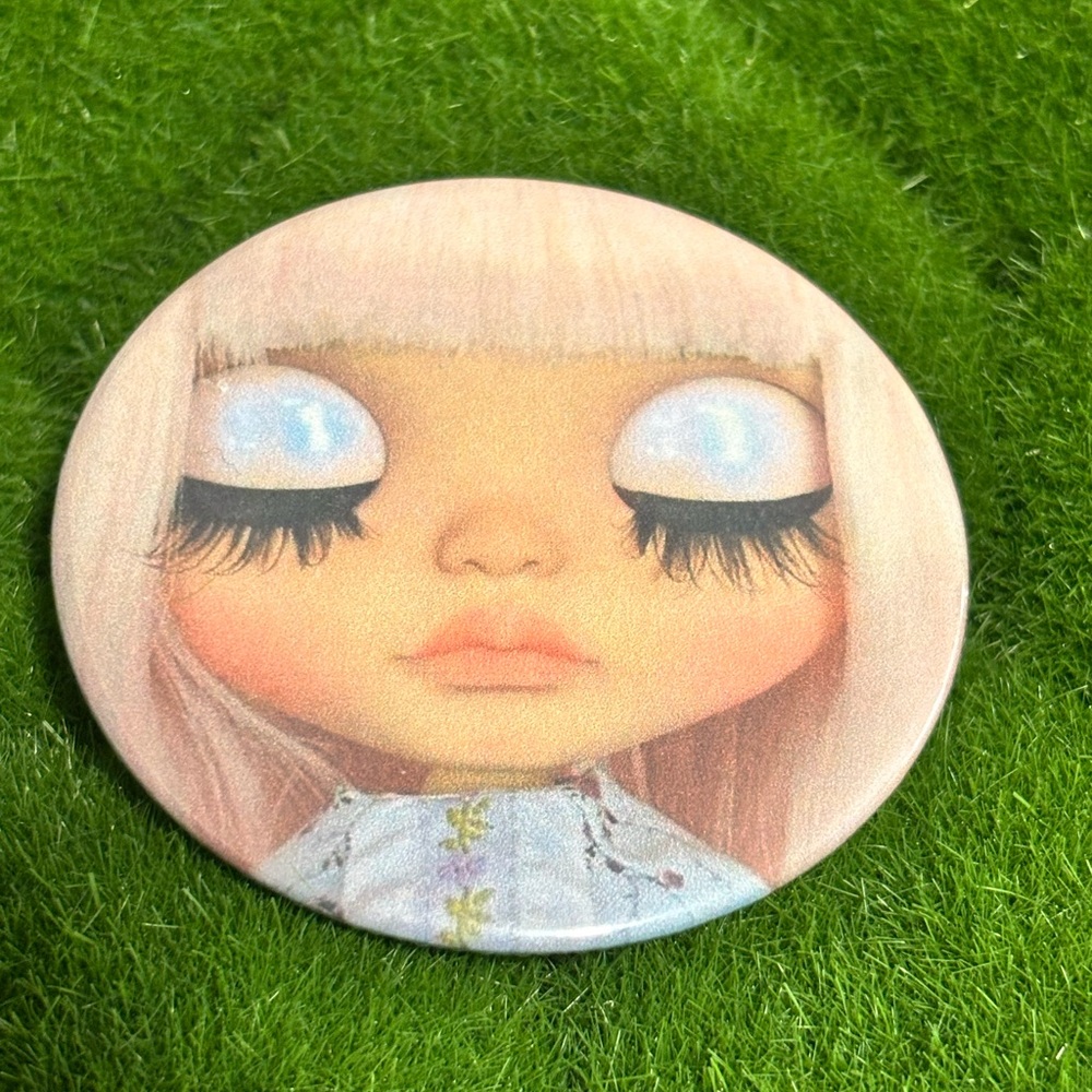 Blythe Doll Pin